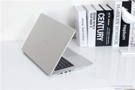 頂配i7也能擁有性價(jià)比？華為MateBook D（2018版）尊享版顛覆而來(lái)