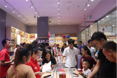 開業(yè)一個(gè)月銷售額突破100萬，浙江移動(dòng)京東專賣店為何如此火爆？