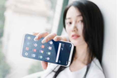 新一代iPhone手機(jī)又玩“擠牙膏”？網(wǎng)友：看看人家魅族16th