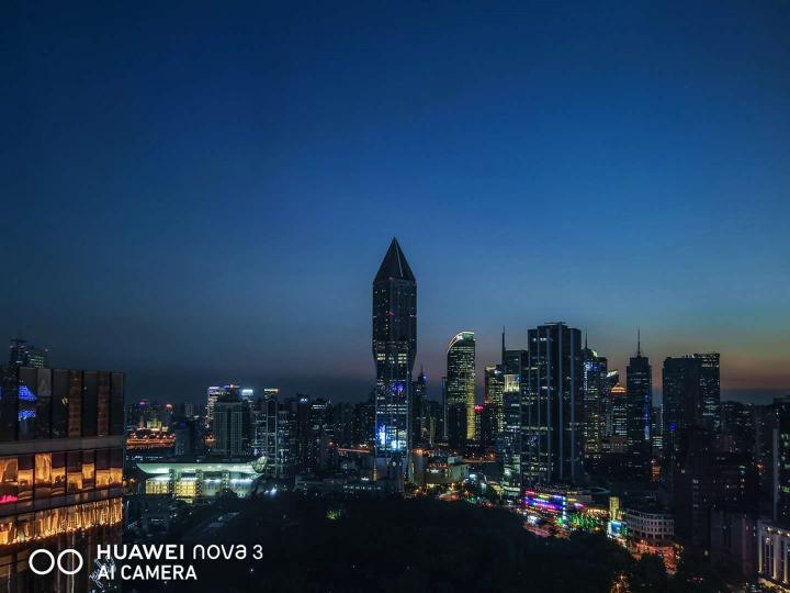 華為nova3版本升級(jí)有驚喜！超級(jí)夜景加持，從此夜拍不再是難題