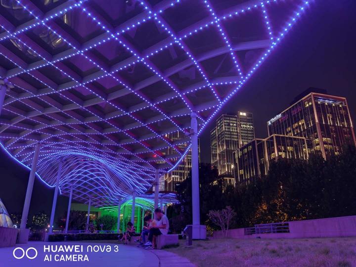 華為nova3版本升級(jí)有驚喜！超級(jí)夜景加持，從此夜拍不再是難題