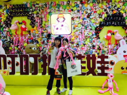 叮叮抓娃娃亮相GTI廣州展，美女娃娃機(jī)引爆全場(chǎng)