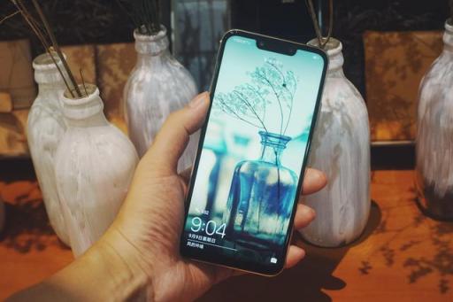 華為穩(wěn)了！麥芒7雙光束3D效果遠超金色iPhone