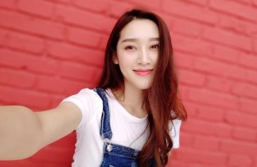 老外嫌棄新iPhone美顏太假？那他們可能沒(méi)用過(guò)這款國(guó)產(chǎn)手機(jī)