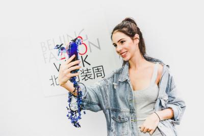 時(shí)尚服裝搭配，降溫后深秋季節(jié)的吸睛妙招