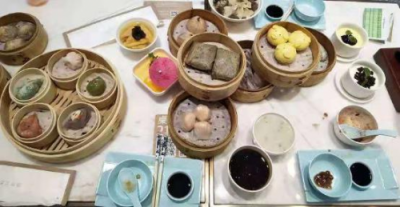 剛剛，我被善行者路上的小哥哥小姐姐暖哭了……