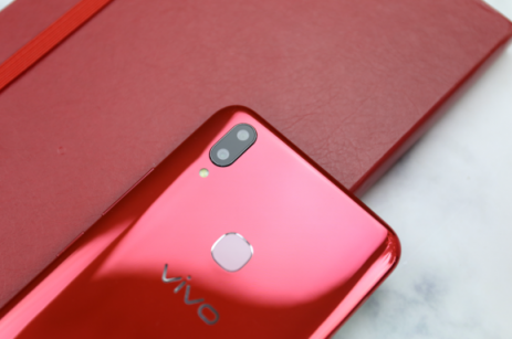 vivo Z1青春版上手體驗：時尚外觀，旗艦實力