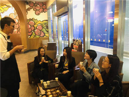 世界500強(qiáng)互聯(lián)網(wǎng)企業(yè)探秘：這位女員工竟把生活過(guò)成了這樣？