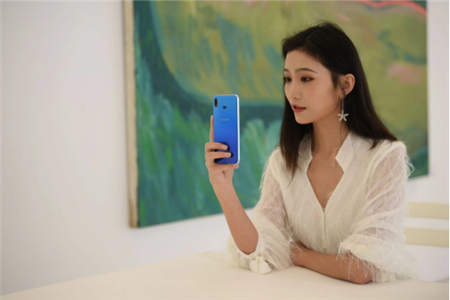 誰(shuí)才是最美的漸變色手機(jī)？Galaxy A6s與OPPO K1強(qiáng)強(qiáng)對(duì)話