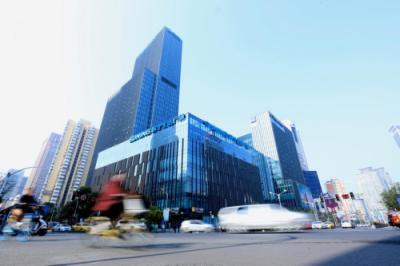 大浪淘沙終顯金，改革開放40年蘇寧乘風(fēng)破浪，與時(shí)代同行！
