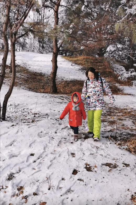 名校畢業(yè)，寶媽為女兒再攻讀博士，粉絲在抖音直播追著她傾訴帶娃煩惱