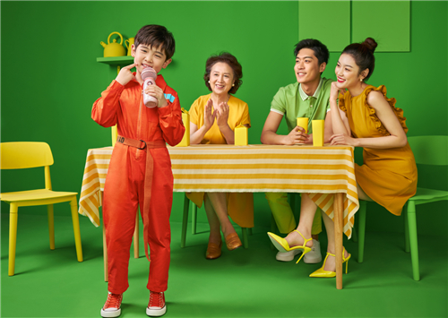 李佳琦唱歌打call 粉絲5分鐘買(mǎi)空2萬(wàn)臺(tái)唱吧新品精靈麥克風(fēng)