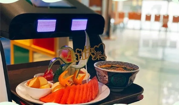送餐機(jī)器人無接觸配送、分餐制 助力推動餐飲行業(yè)回暖