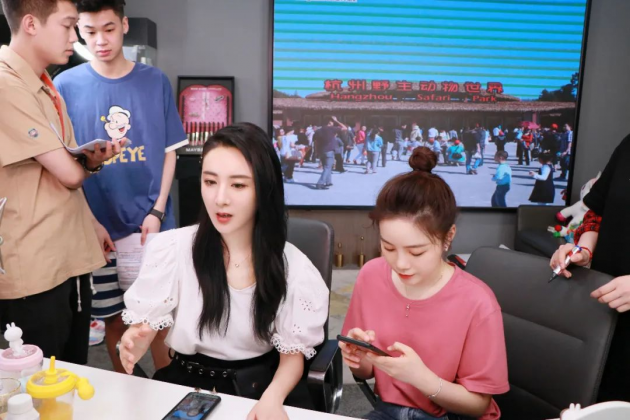 薇婭擔(dān)任杭州旅游推廣大使，為杭州代言