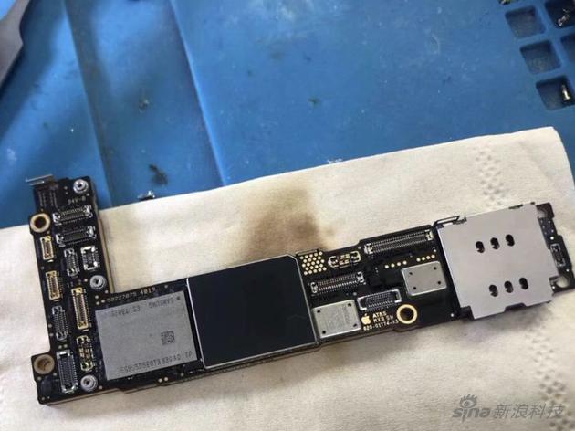 這就是iPhone 12的主板？