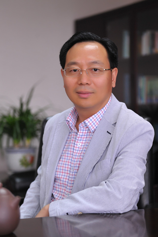 中國(guó)信息通信科技集團(tuán)副總經(jīng)理、專(zhuān)家委主任，無(wú)線移動(dòng)通信國(guó)家重點(diǎn)實(shí)驗(yàn)室主任、IEEE Fellow陳山枝博士