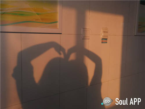 如何完美開啟2020下半場？Soul青年用合影治愈孤獨