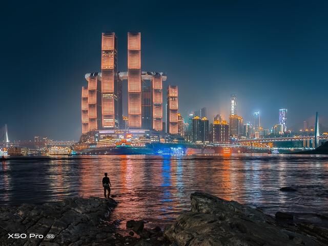 專業(yè)影像旗艦帶來震撼體驗(yàn) vivo X50 Pro搭載超穩(wěn)微云臺(tái)技術(shù)