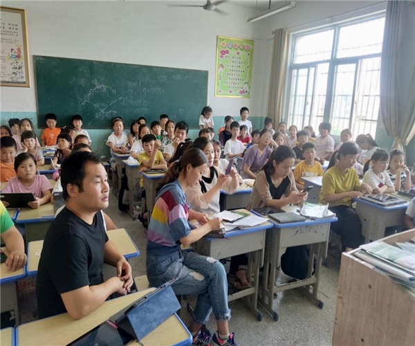 希沃信息化教學(xué)培訓(xùn)深入臨泉縣，攜手共建智慧課堂