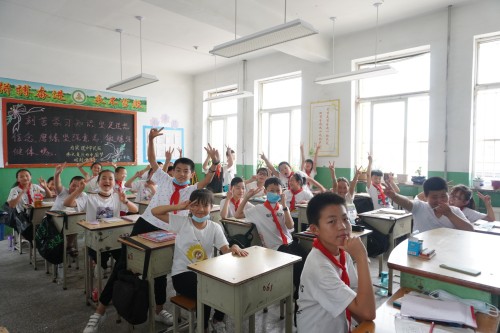 央視關(guān)注！三雄極光助力教育扶貧 點(diǎn)亮求學(xué)夢(mèng)