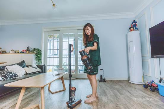 萊克立式吸塵器——清潔更得心應(yīng)手，女孩子值得擁有