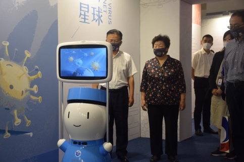 上?？萍拣^ x 擎朗智能 機器人講解員今日上線