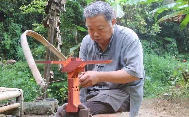 西瓜視頻的“現(xiàn)代魯班”阿木爺爺，是如何走紅海內(nèi)外的？