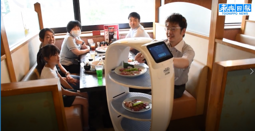 日本為何連續(xù)多個領(lǐng)域引入這款中國送餐機(jī)器人？