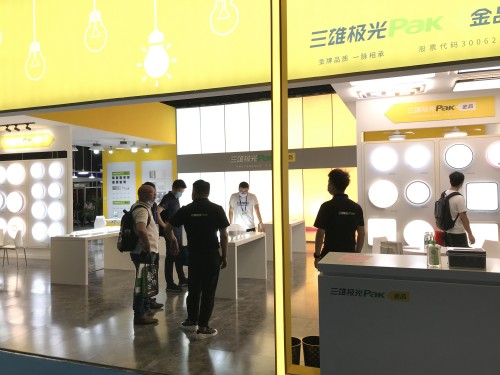 火力全開！三雄極光亮劍全球五金第一展
