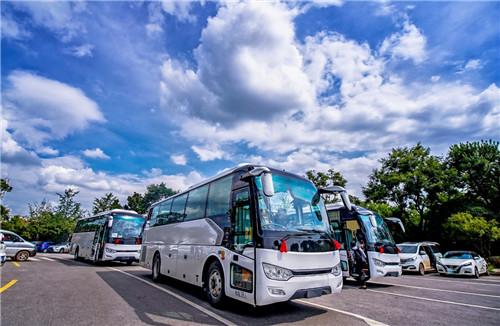 AI加持，大巴車需要這款“內(nèi)外”兼修的安全解決方案
