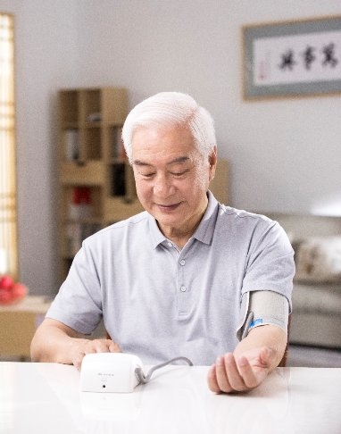 貼身智能血壓管理助手來了！科大訊飛曉醫(yī)A.I.助手血壓計新品首發(fā)！