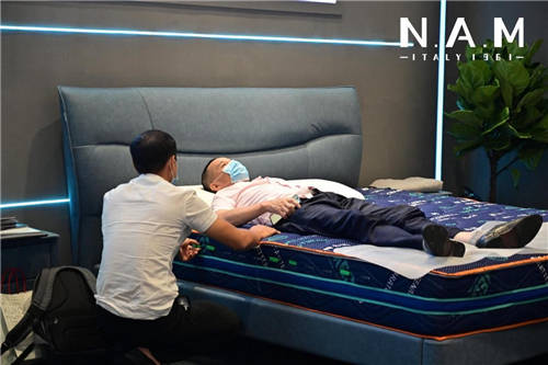 科技創(chuàng)新床墊的想象空間，意大利N.A.M深圳站首秀、驚艷市場