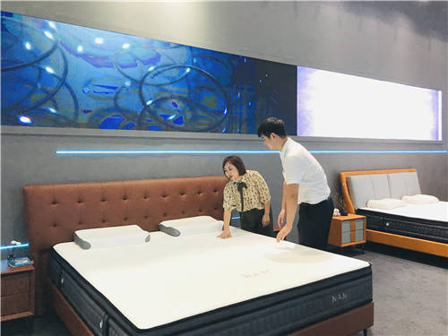 科技創(chuàng)新床墊的想象空間，意大利N.A.M深圳站首秀、驚艷市場
