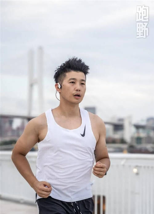 年輕人的第一款骨傳導(dǎo)運(yùn)動(dòng)耳機(jī)，非AfterShokz韶音OpenMove 莫屬了！