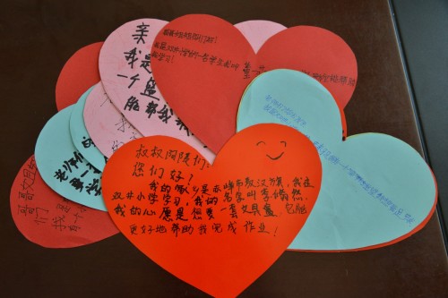 這個(gè)內(nèi)蒙7歲女孩的新學(xué)期心愿，是擁有一個(gè)書(shū)包