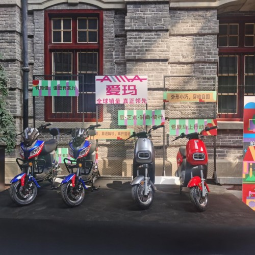 以時尚著稱的愛瑪，這次到武漢都做干了什么？