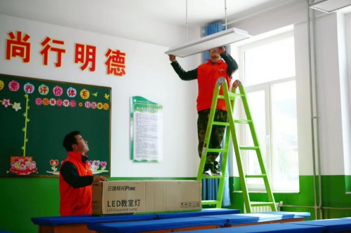 再登央視！三雄極光打造教育扶貧樣本