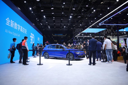 金九銀十汽車產(chǎn)銷增長迅猛，招行信用卡助力車市加速回暖