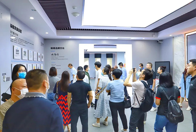 品質(zhì)制勝！智能鎖十大品牌楊格智能門鎖總部迎來質(zhì)量標(biāo)桿企業(yè)學(xué)習(xí)交流團(tuán)