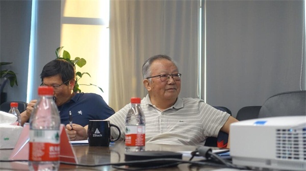 中國3G之父李世鶴蒞臨云軸科技，產(chǎn)品化私有云獲認(rèn)可
