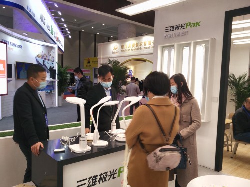 一天兩展！三雄極光學(xué)校照明魅力盛放雙城！