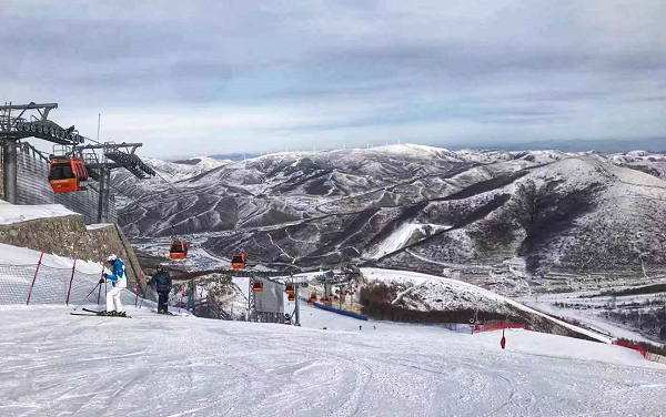 “報復性滑雪”先來了!冬奧會主場地崇禮民宿旺季提前，周末滑雪一房難求!