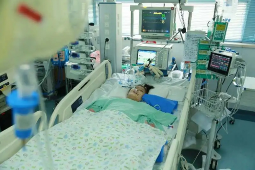 11歲女童與白血病抗?fàn)幬迥?，水滴籌伸出援手助力二次移植