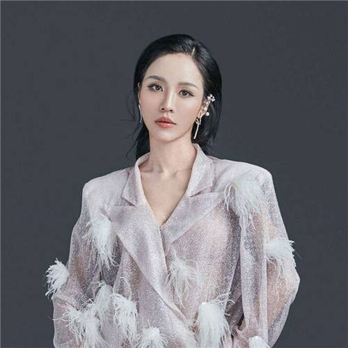 單場(chǎng)抖音直播GMV破千萬，“皮草女王”懶貓nono帶貨秘籍大公開