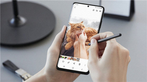 三星Galaxy S21 5G系列屏幕升級(jí)：亮眼更亮眸，高刷顯示兩相宜