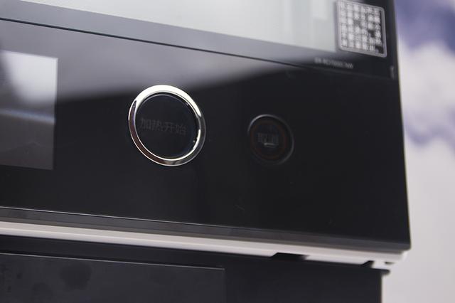東芝微蒸烤一體機ER-RD7000CNW，全能料理的嘗鮮體驗