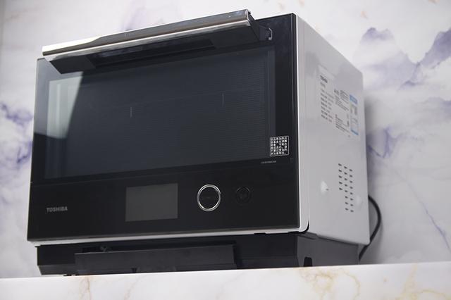 東芝微蒸烤一體機ER-RD7000CNW，全能料理的嘗鮮體驗
