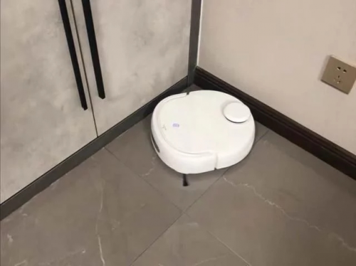 清掃機(jī)器人拖地哪款好？家務(wù)小能手，這款云鯨掃地機(jī)器人不容錯過