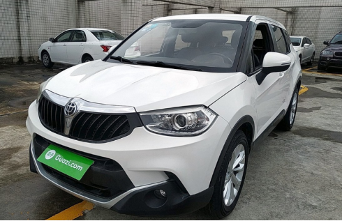 安裝工在瓜子二手車買中華V3，工作效率大大提高