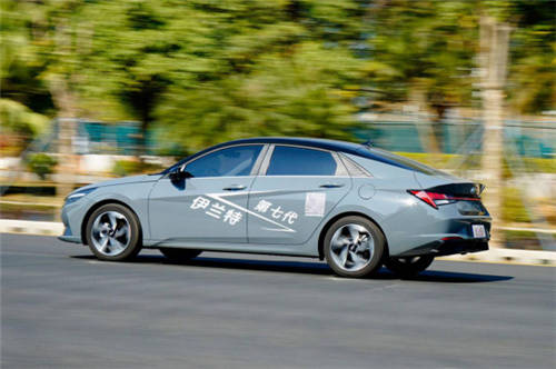 跨入30歲，北京現(xiàn)代伊蘭特將樹立A級(jí)轎車新標(biāo)桿？試駕來看
